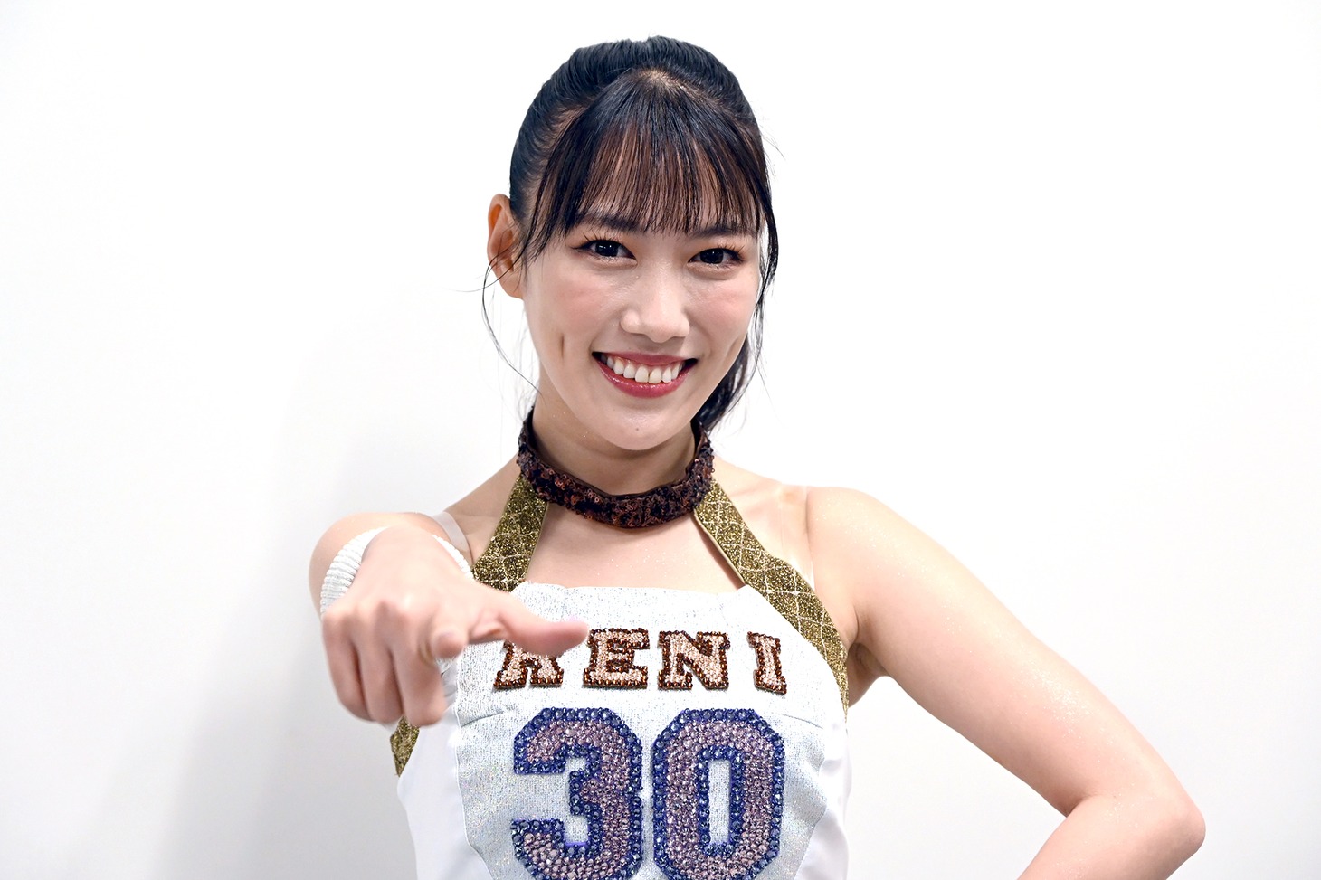 人気画像9位は「ももクロ高城れに、初の写真集発売！水着＆下着カットなど20代にやり残したことを叶える」より、高城れに。