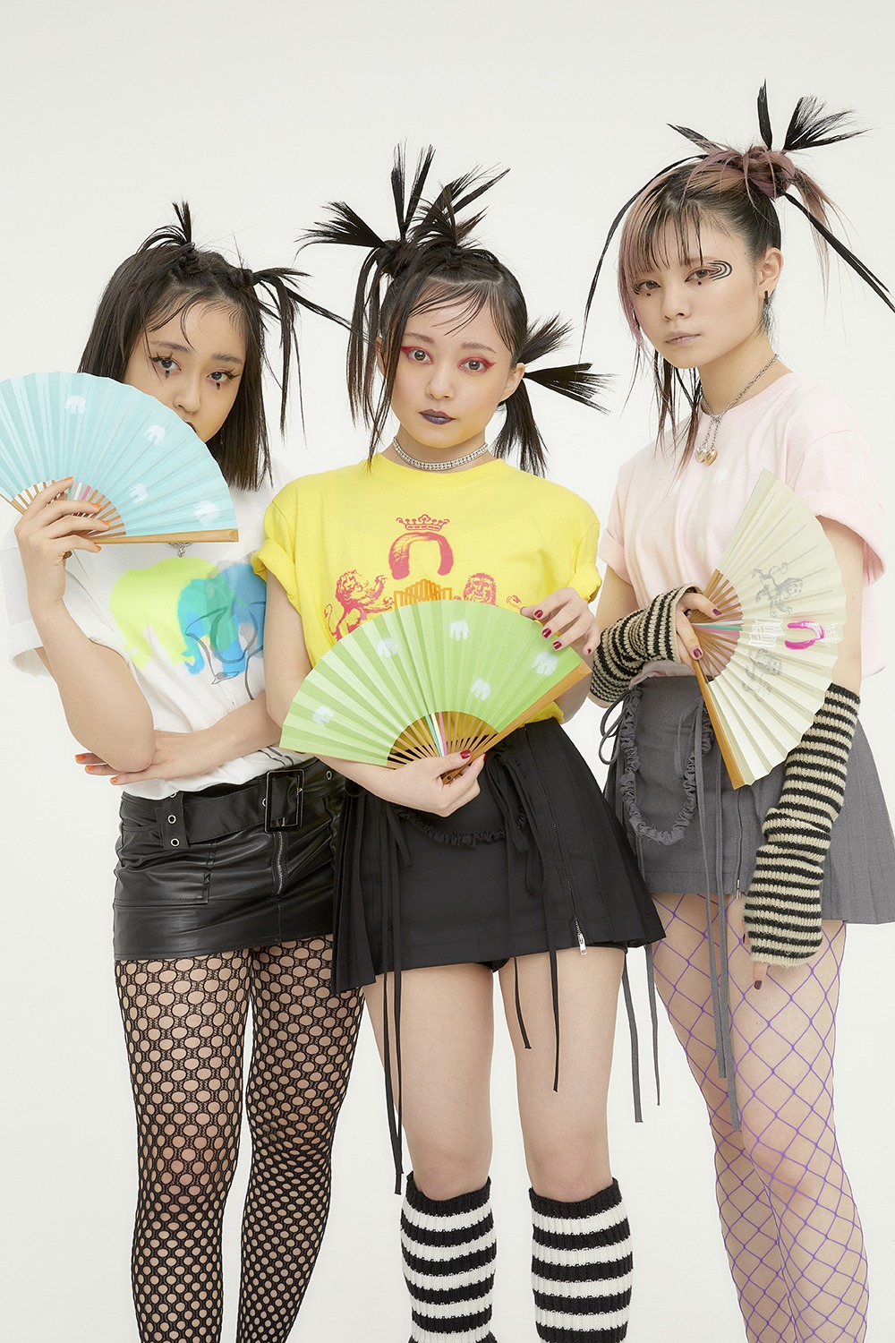 ASPがモデルを務めた「BANANA to YELLOW」新ビジュアル。