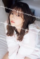 乃木坂46 田村真佑1st写真集「恋に落ちた瞬間」紀伊國屋書店（新宿・梅田・札幌・福岡各本店）特典ポストカード（撮影：藤原宏［Pygmy Company］）