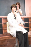 左から犬飼貴丈、大原優乃。