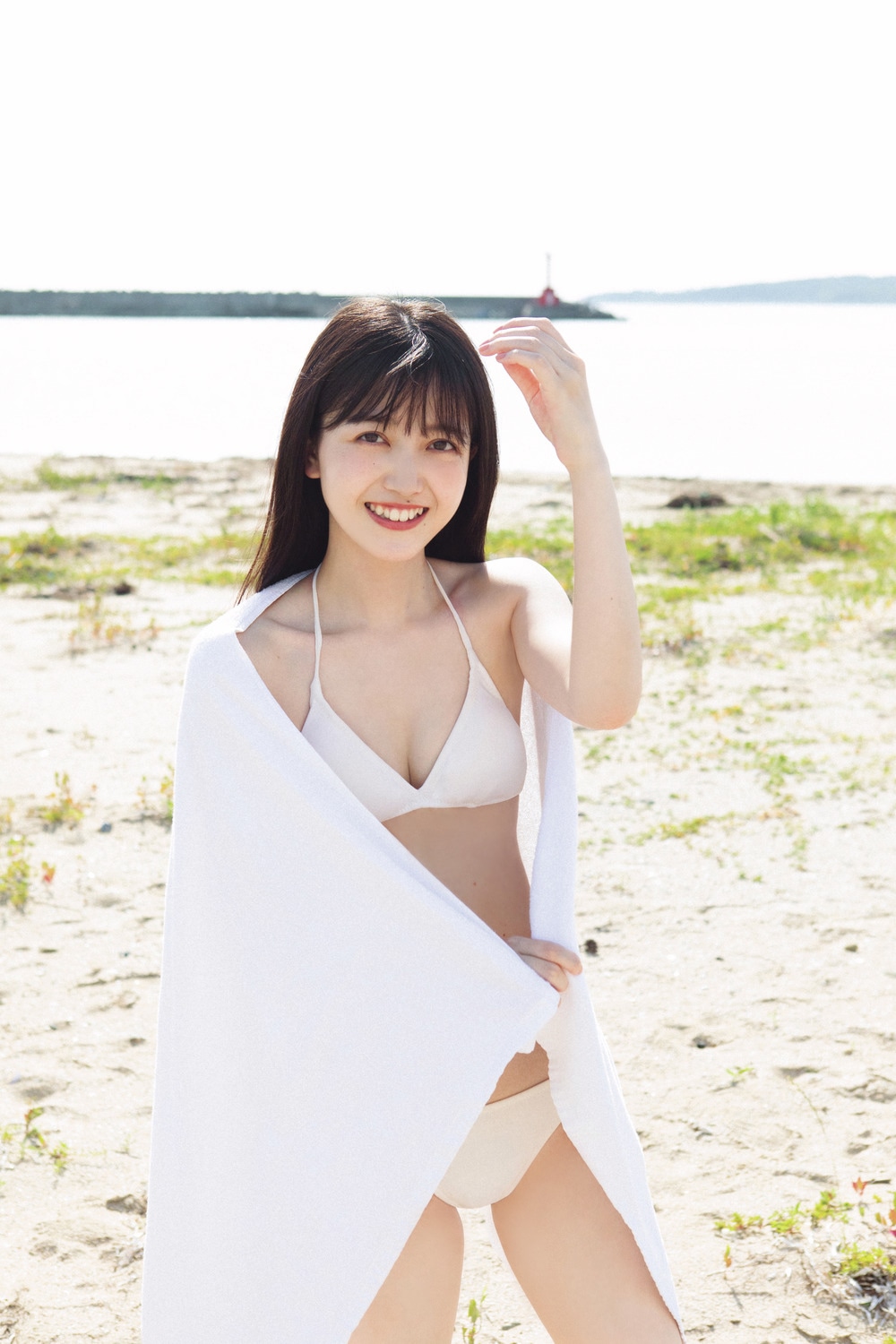 久保史緒里（乃木坂46）1st写真集「交差点」より。（撮影：細居幸次郎）
