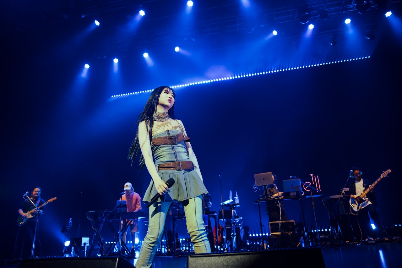 eill、デビュー5周年ライブでファンと合唱「ずっとずっと、みんなのことを音楽で照らしていきます」