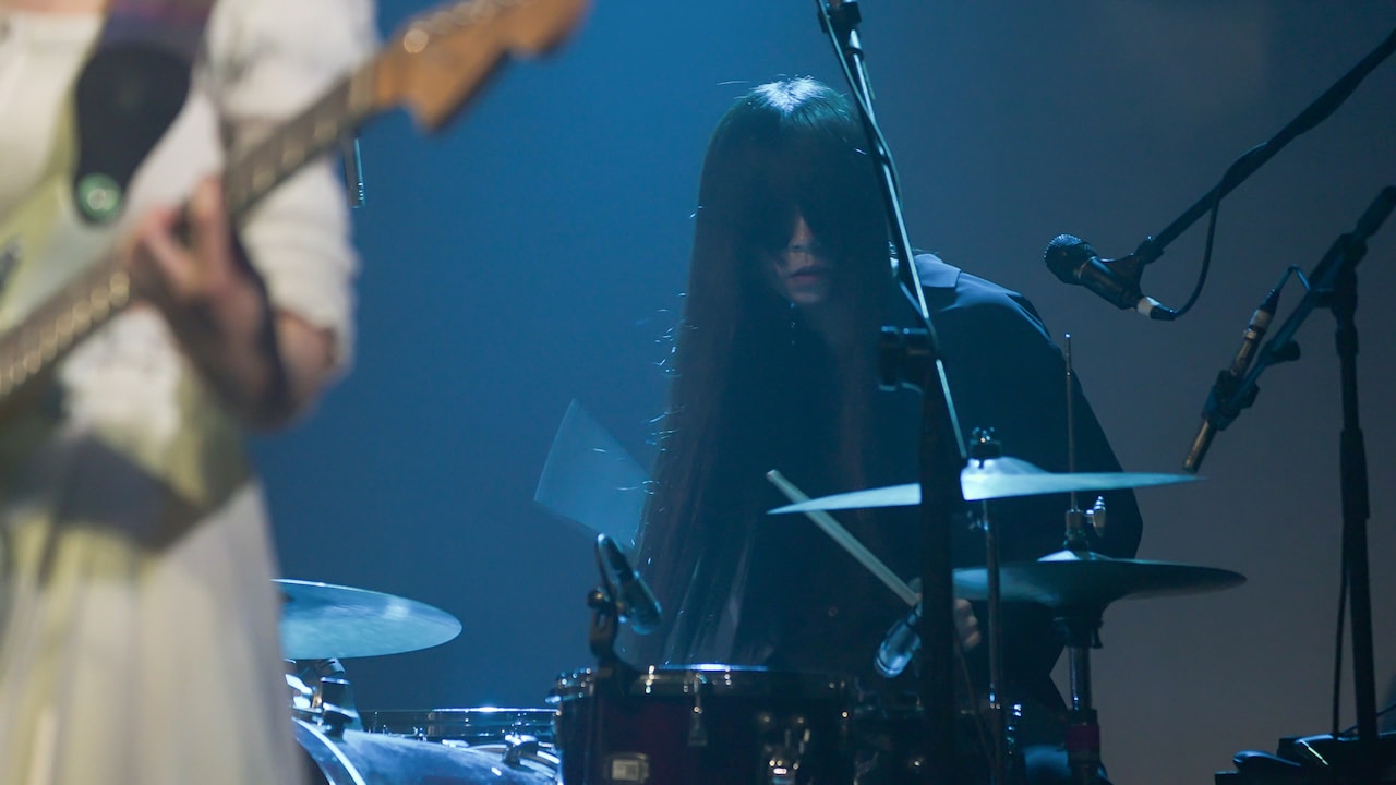 羊文学が初海外ワンマンで台湾のファンを魅了、LUCYと「OH HEY