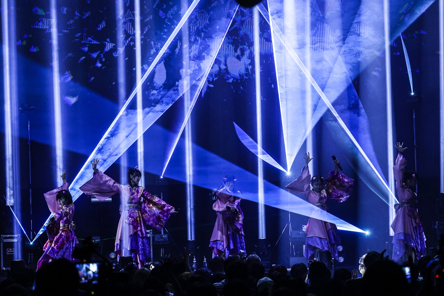 「Devil ANTHEM. SPRING TOUR 2023 FINAL東京公演『晩春到夏～春終わり夏来たる日～』」の様子。（撮影：笹森健一）