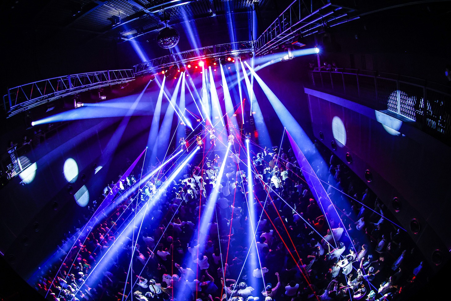 「Devil ANTHEM. SPRING TOUR 2023 FINAL東京公演『晩春到夏～春終わり夏来たる日～』」の様子。（撮影：笹森健一）