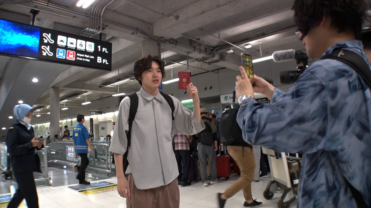 「Viral Artist on TV」より。