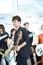 TUBEの春畑道哉（G）。