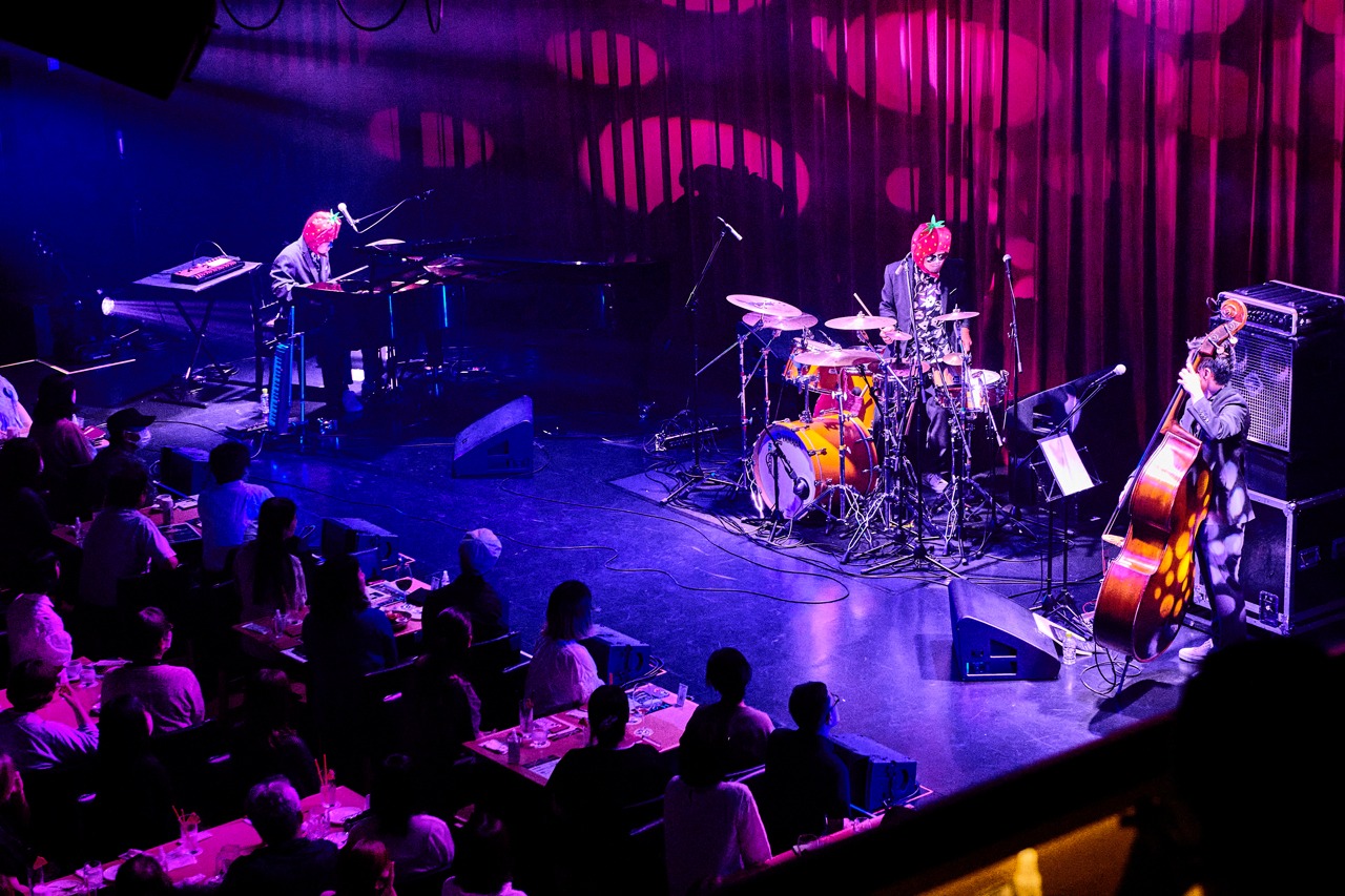 「H ZETTRIO Jazz Club Tour 2023 ～トリオが目に沁みるぜ Vol.1～」神奈川・Billboard Live YOKOHAMA公演の様子。（Photo by ViVi Koharu）