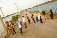 INI 1st写真集「Chrono」通常版カバー