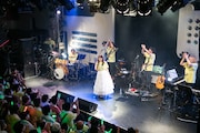 「中島愛 15th Anniversary Live ~equal~」の様子。