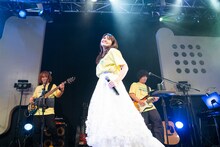 「中島愛 15th Anniversary Live ～equal～」の様子。