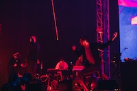 Campanellaと鎮座DOPENESSを迎えたパフォーマンスの様子。（撮影：cherry chill will.）