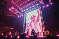 「STUTS “90 Degrees” LIVE at 日本武道館」の様子。