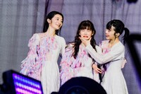 左からリンリン、セントチヒロ・チッチ、アイナ・ジ・エンド。（Photo by Keiichiro Natsume）