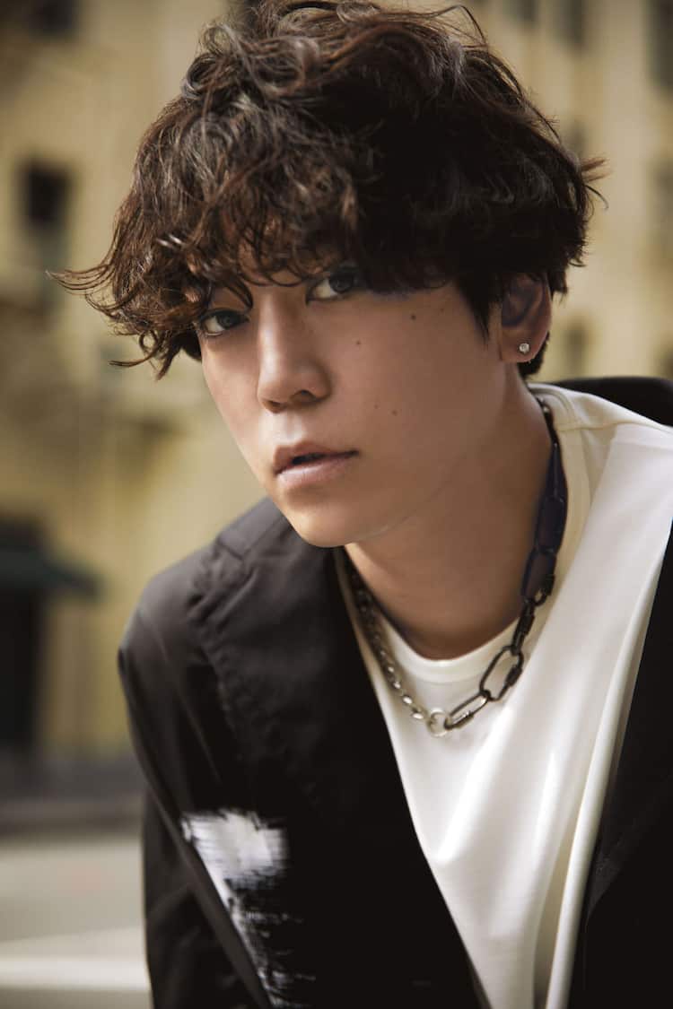 亀梨和也4年ぶりソロシングルリリース、作曲は布袋寅泰 - 音楽ナタリー