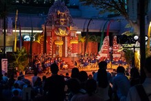 「芸能山城組ケチャまつり」より、ガムラン演奏中の様子。