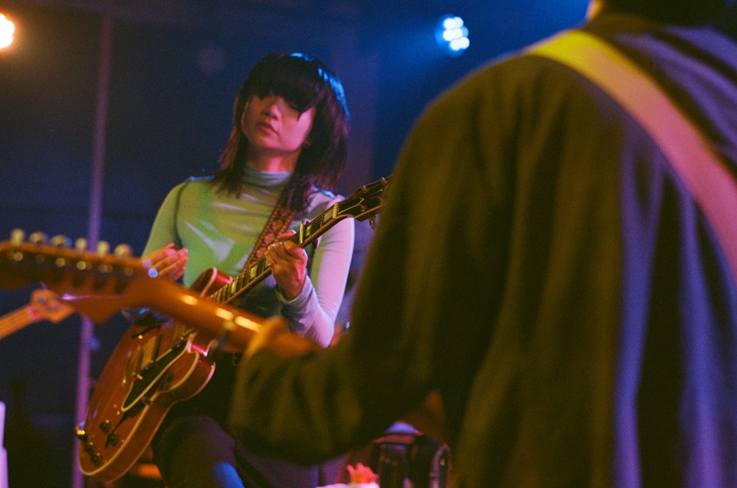 畳野彩加（Vo, G）（Photo by kokoro）