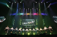 「虹が架かる瞬間」を歌う≠ME。(c)YOANI