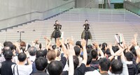 ClariS「淋しい熱帯魚」リリース記念イベントの様子。（撮影：平野タカシ）