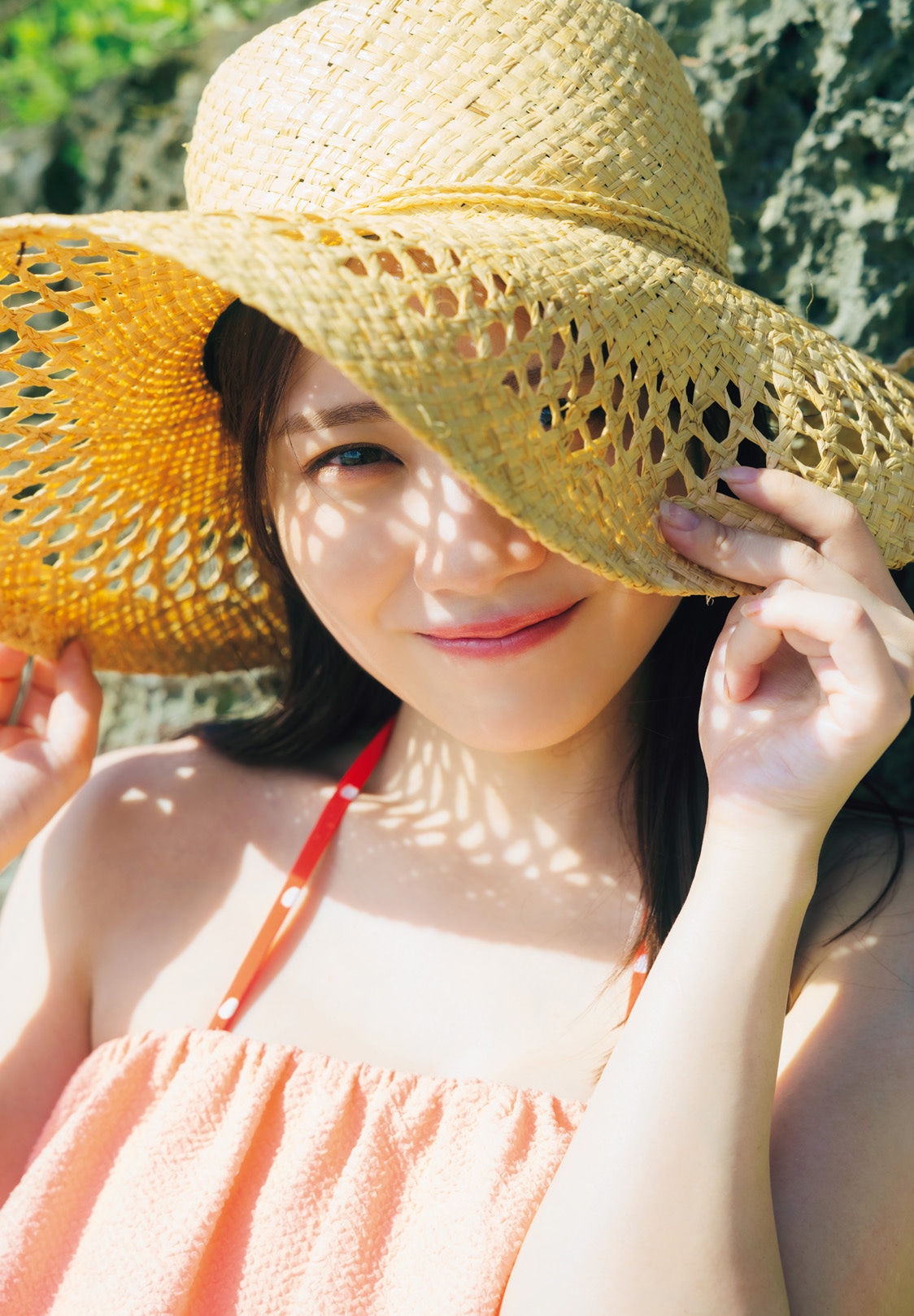 乃木坂46 田村真佑1st写真集「恋に落ちた瞬間」より。（撮影：藤原宏［Pygmy Company］）