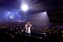 赤西仁「JIN AKANISHI 10th Anniversary Live 2023」の様子。（撮影：上飯坂一）