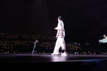 赤西仁と、1日目にゲスト出演した山田孝之。（撮影：上飯坂一）