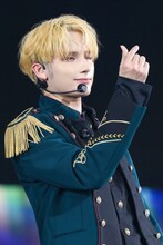 HUENINGKAI (P)&(C) BIGHIT MUSIC