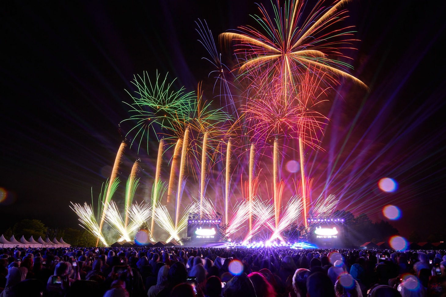 「Disney Music & Fireworks」山梨・山中湖交流プラザ きらら公演の様子。（撮影：中河原理英）