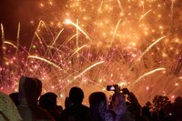 「Disney Music & Fireworks」山梨・山中湖交流プラザ きらら公演の様子。（撮影：中河原理英）