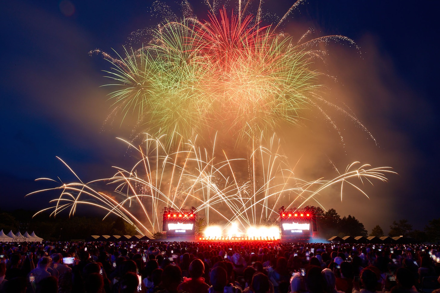 「Disney Music & Fireworks」山梨・山中湖交流プラザ きらら公演の様子。（撮影：中河原理英）