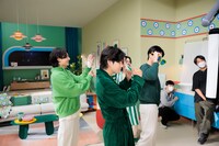 BTSが出演する「キシリトール」新テレビCMの撮影の様子。