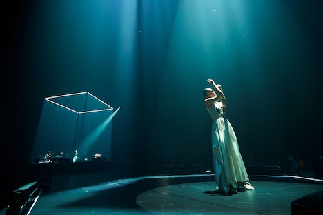 「Lemon」のパフォーマンスの様子。