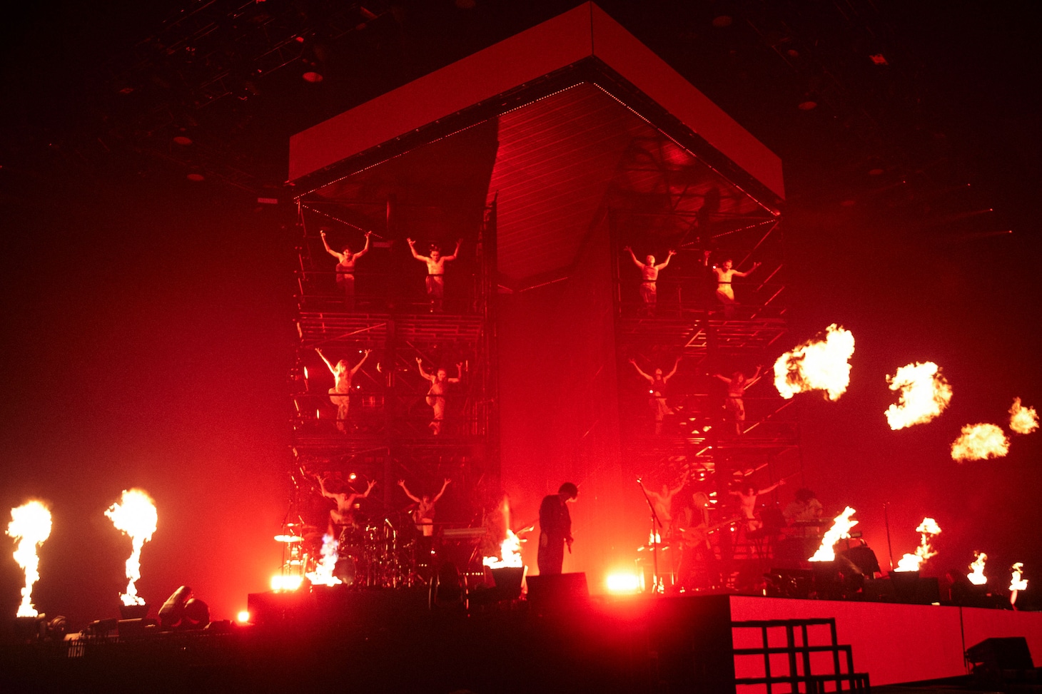 「米津玄師 2023 TOUR / 空想」横浜公演の様子。