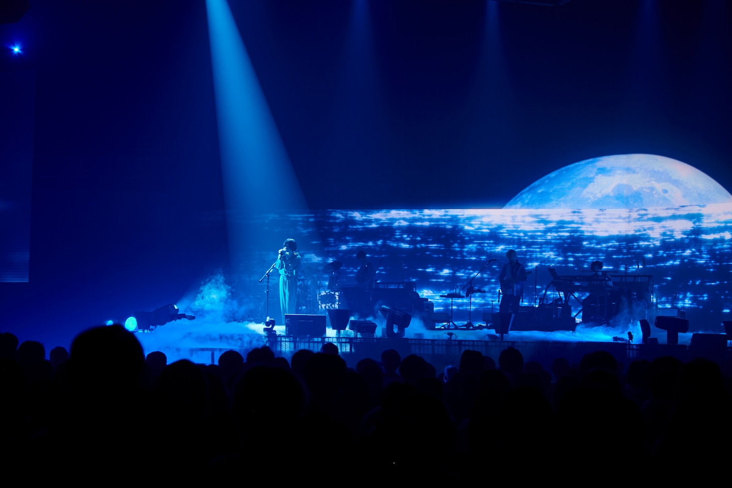 「米津玄師 2023 TOUR / 空想」横浜公演の様子。