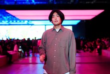 「CHANEL2022 / 23年メティエダール コレクション」アフターパーティでのSTUTS。（写真提供：Apple）