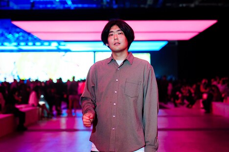 「CHANEL2022 / 23年メティエダール コレクション」アフターパーティでのSTUTS。（写真提供：Apple）