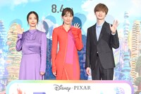 左からMEGUMI、川口春奈、玉森裕太（Kis-My-Ft2）。