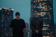 左からMACCHO(OZROSAURUS)、KREVA。(撮影:cherry chill will.)