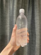 堀江晶太の創作のお供「ウィルキンソン タンサン」。