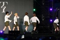 去り際のTOMORROW X TOGETHER。