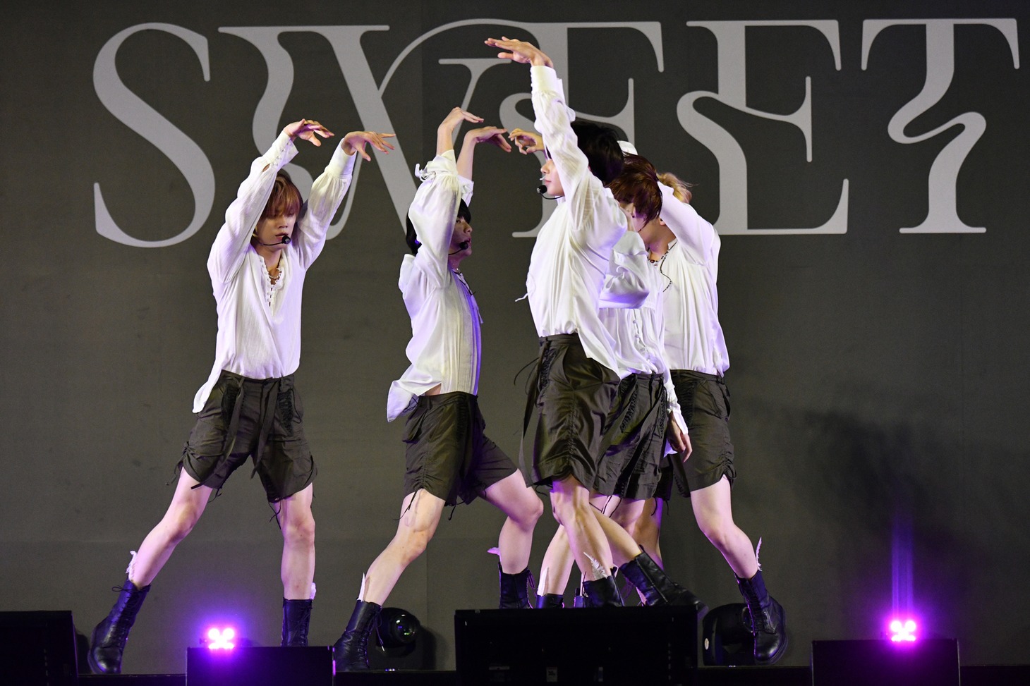TOMORROW X TOGETHER