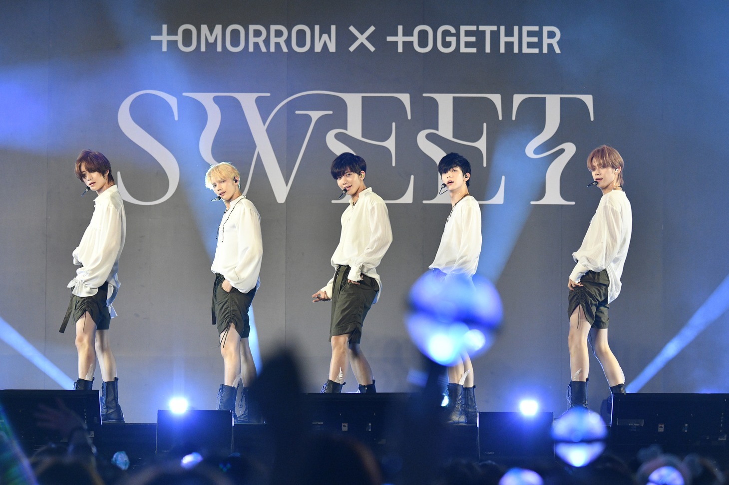 TOMORROW X TOGETHER