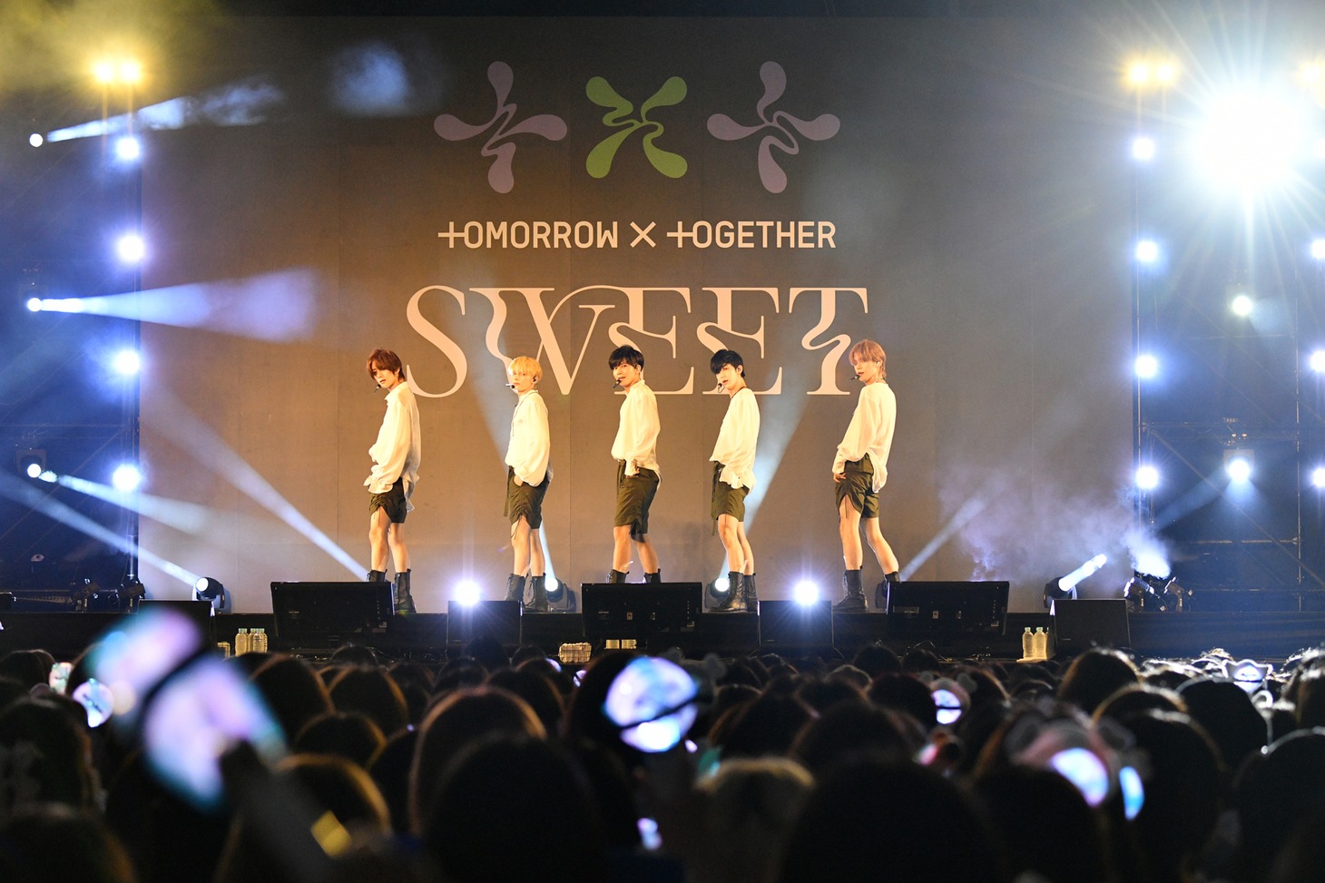 TOMORROW X TOGETHER