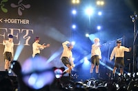 去り際のTOMORROW X TOGETHER。