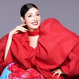 アンミカのポジティブさ全開「アンミカーニバル」配信、歌詞に「白って200色あんねん」