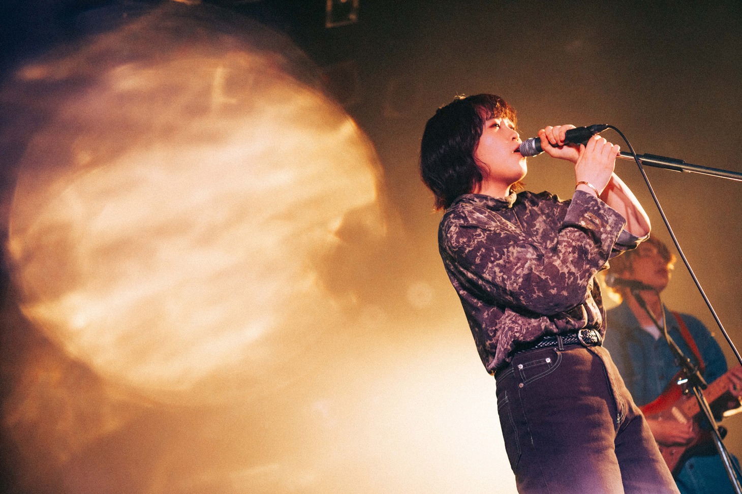 比喩根（Vo, G）（Photo by Kana Tarumi）
