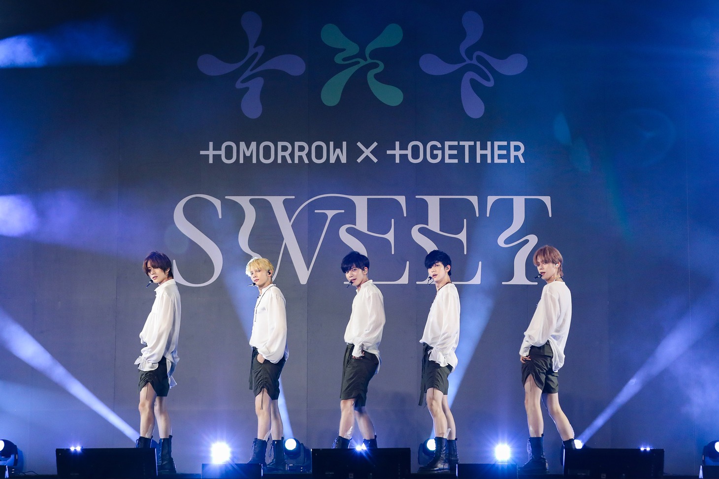 TOMORROW X TOGETHER