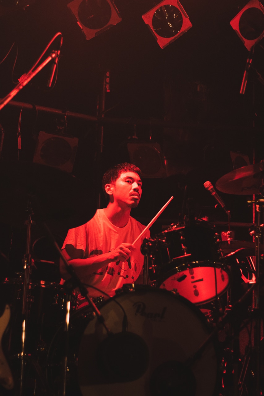 Kento Suzuki（サポートドラマー / never young beach）（Photo by Koki Nozue）