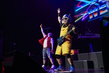 ザ・リーサルウェポンズ「E.P.ウソつかない」の様子。