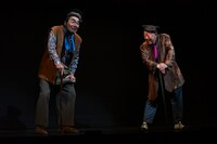 左から肥後克広、六平直政。